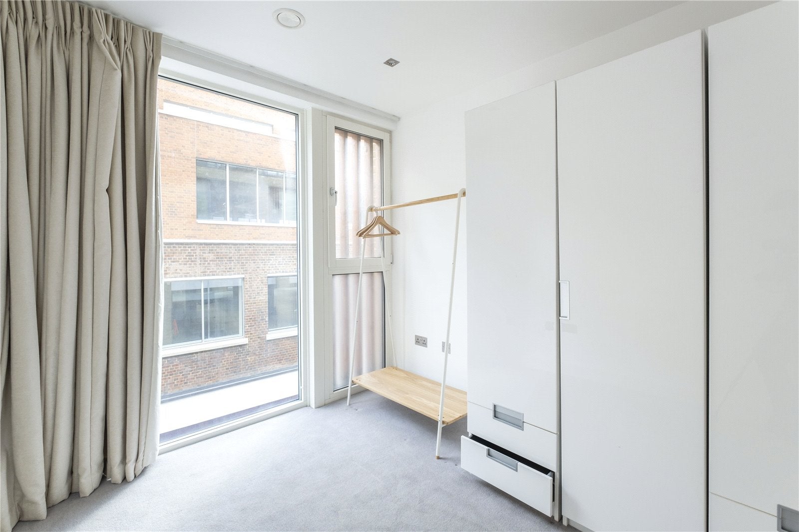Flat Pear Tree Street in Greater London