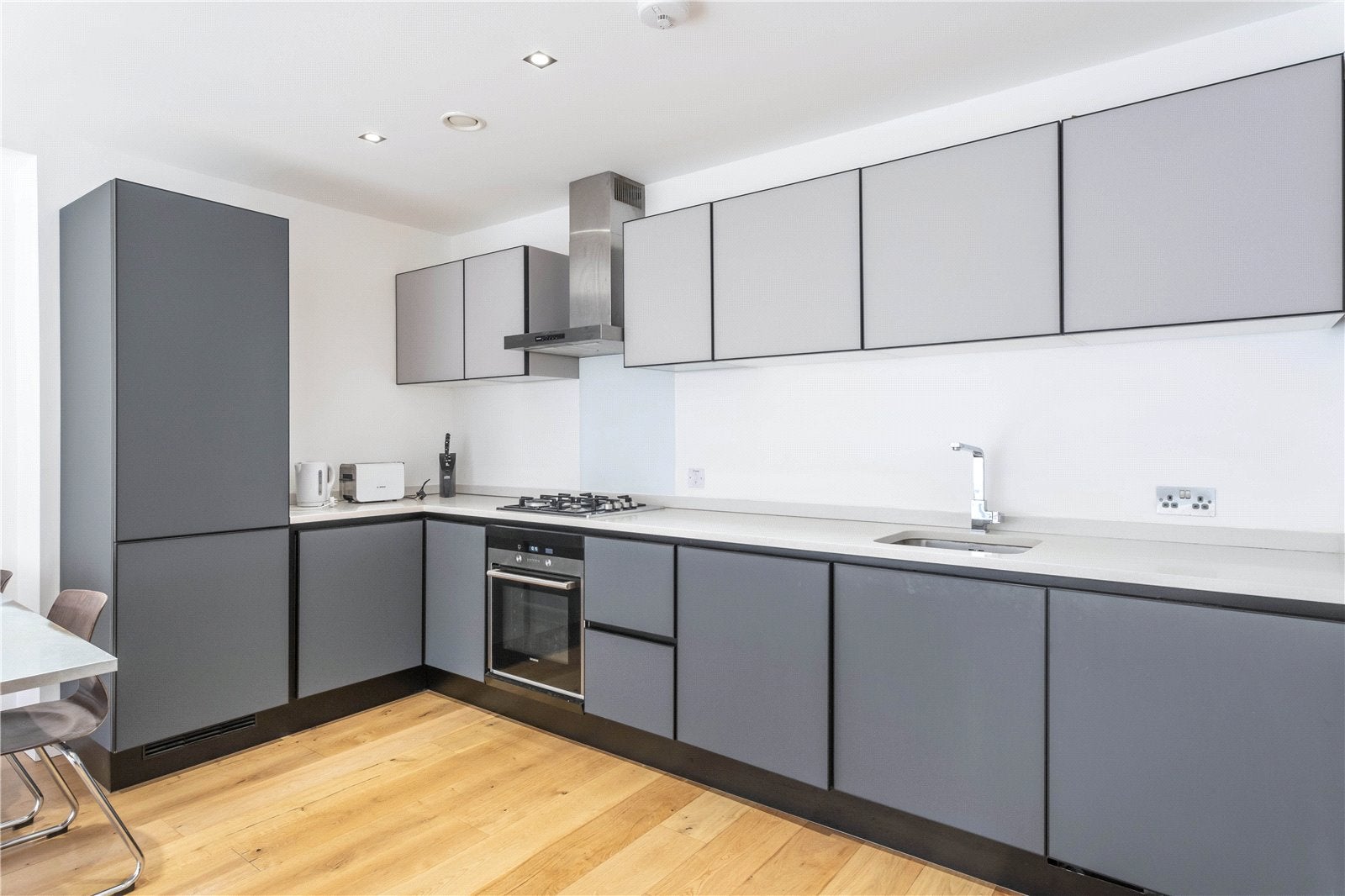 Flat Pear Tree Street in Greater London