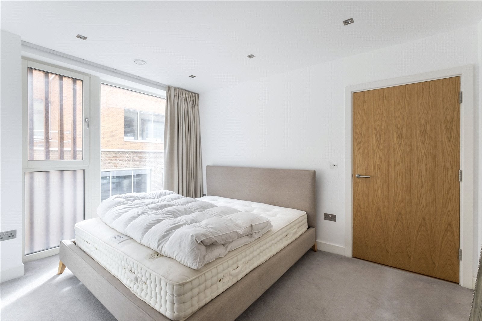 Flat Pear Tree Street in Greater London