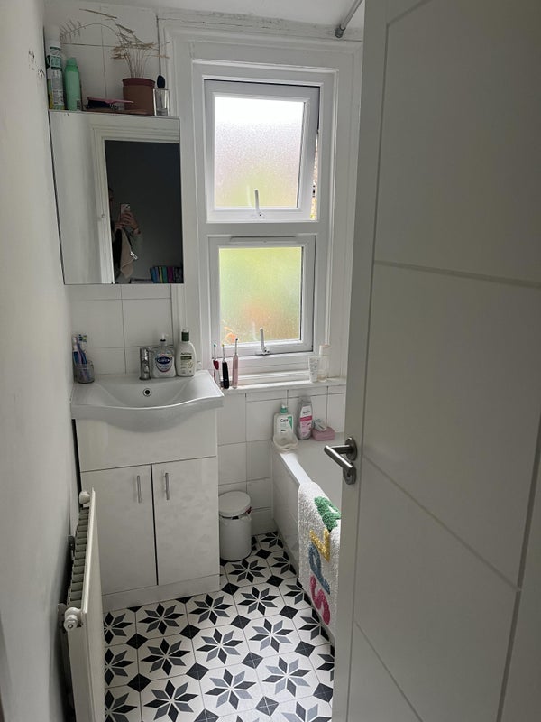 Room Tivoli Road in Greater London