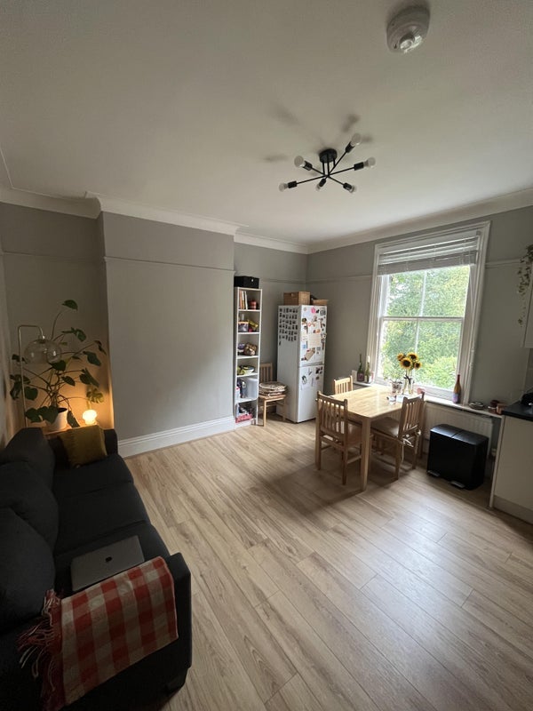 Room Tivoli Road in Greater London