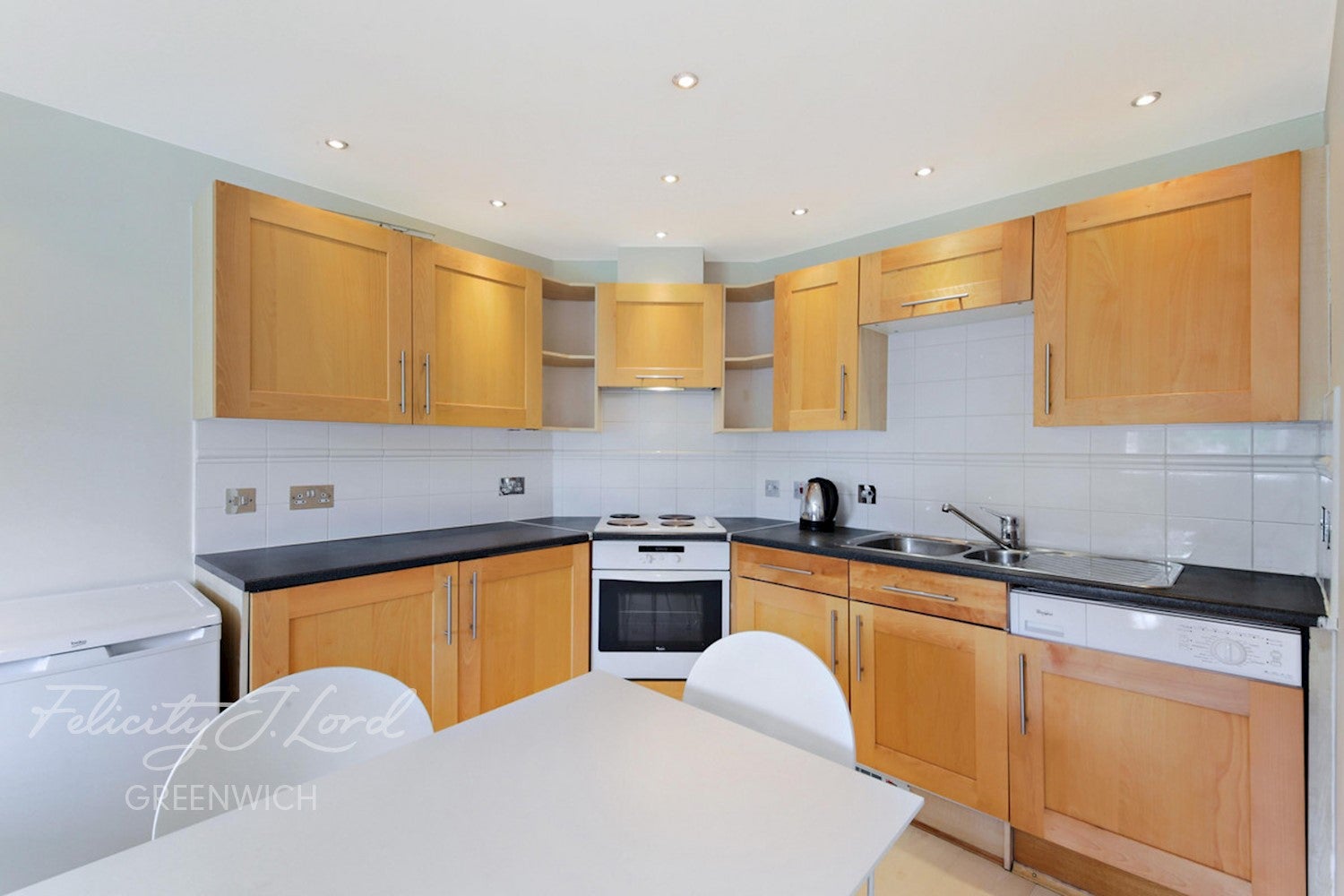 Flat Glaisher Street in Greater London