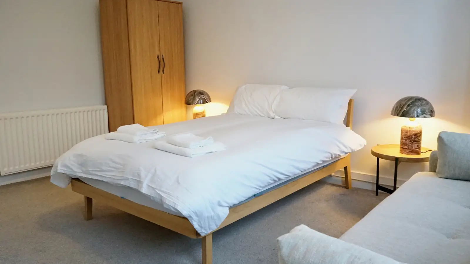 Flat Pickering Court in Greater London