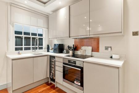 Flat Mellison Road in Greater London
