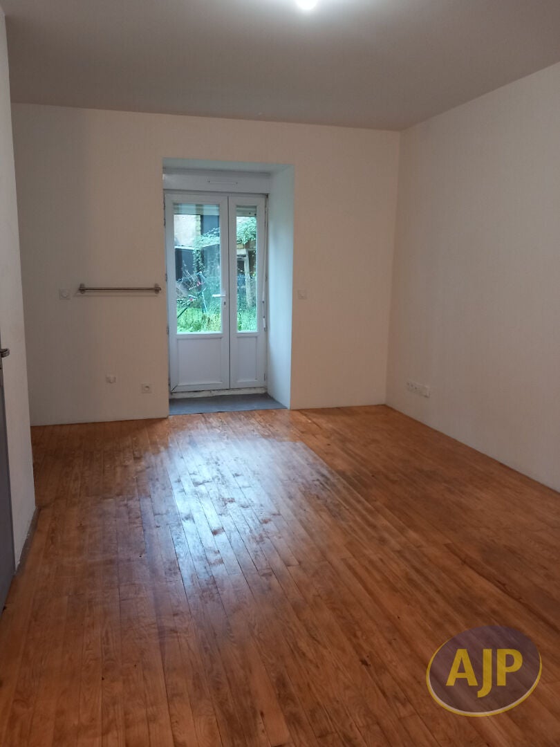 Appartement D 74 à Coulaures