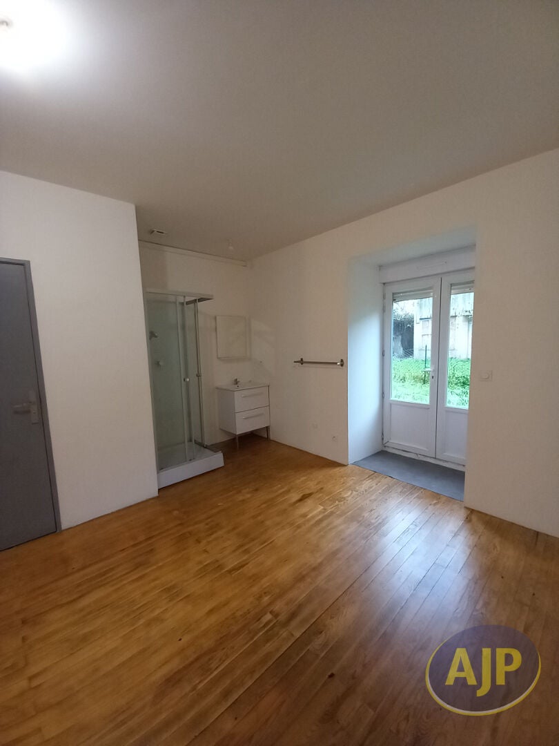 Appartement D 74 à Coulaures