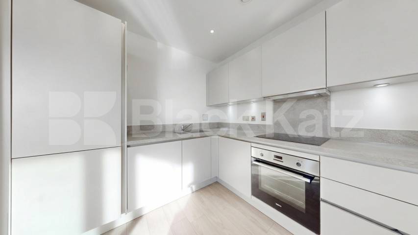 Flat Iverson Road in Greater London