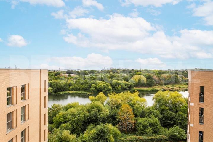 Flat Iverson Road in Greater London