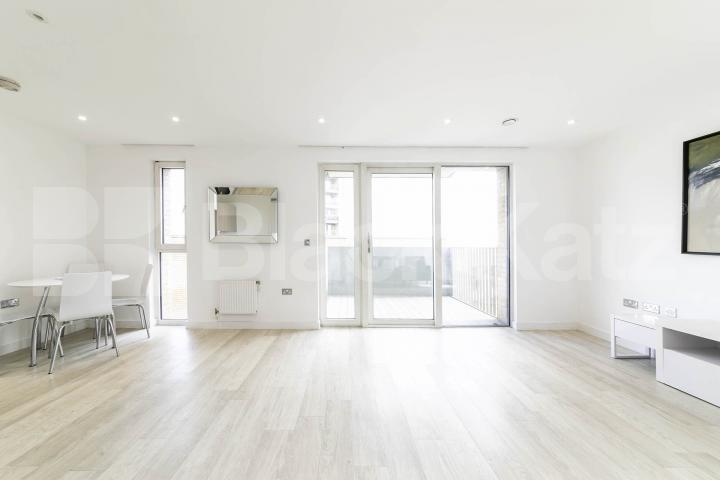Flat Iverson Road in Greater London