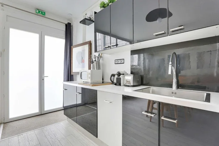 Flat Rue de Charonne in Paris