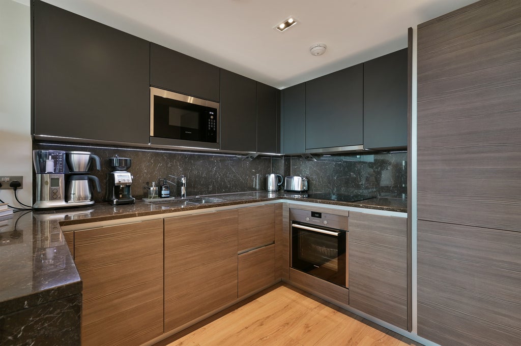 Flat Beadon Road in Greater London