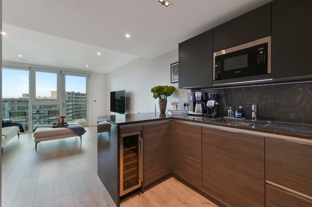Flat Beadon Road in Greater London