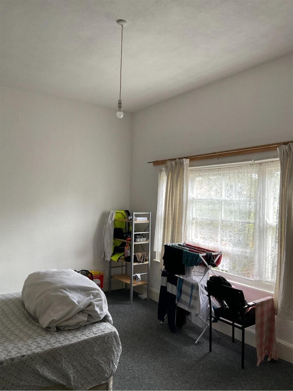 Room Evington Road in Leicester