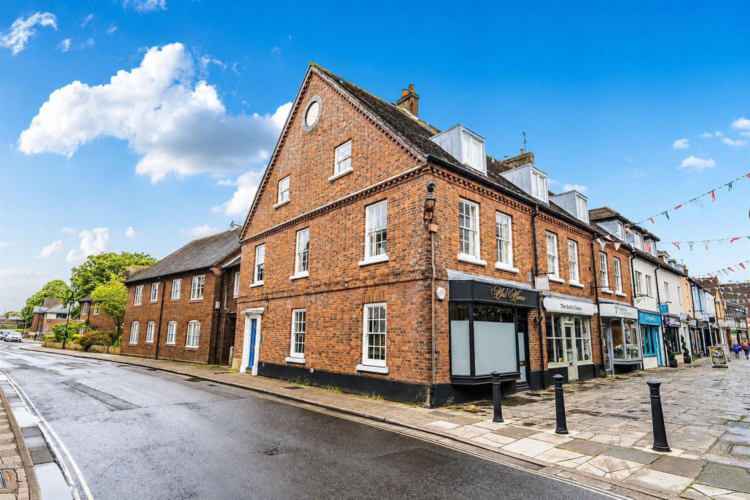Flat Chapel Street in Chichester