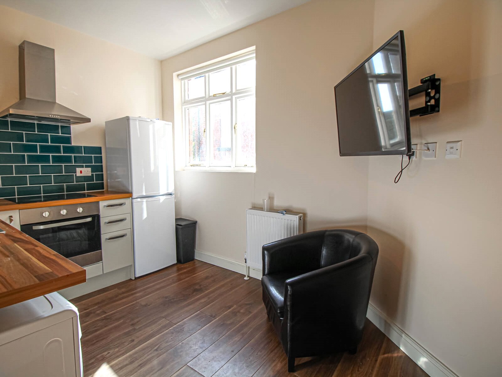 Flat Clarendon Road in Leeds