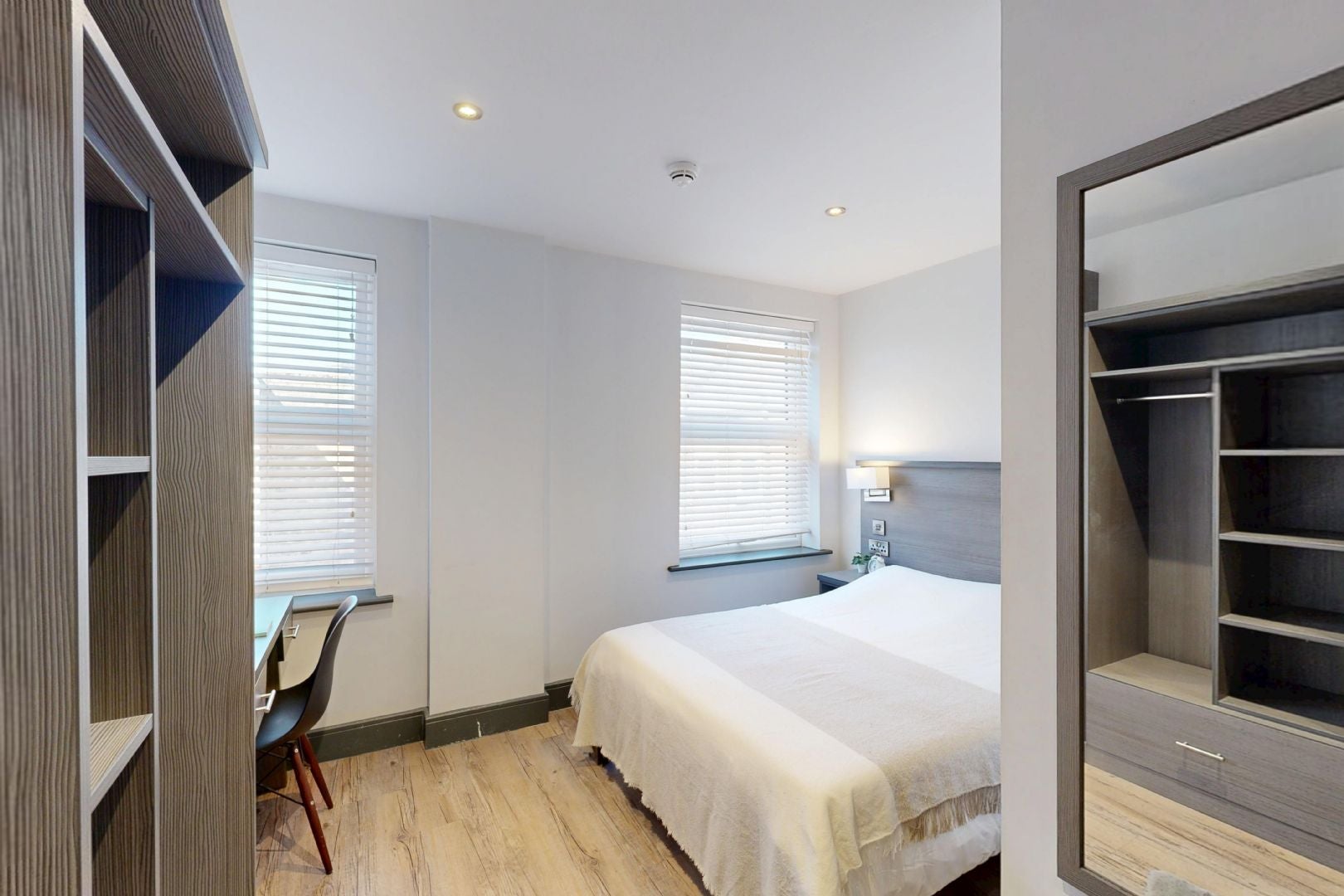 Flat Weekday Cross in Nottingham