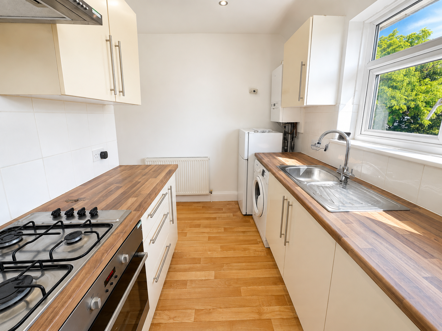Flat Union Road in Greater London