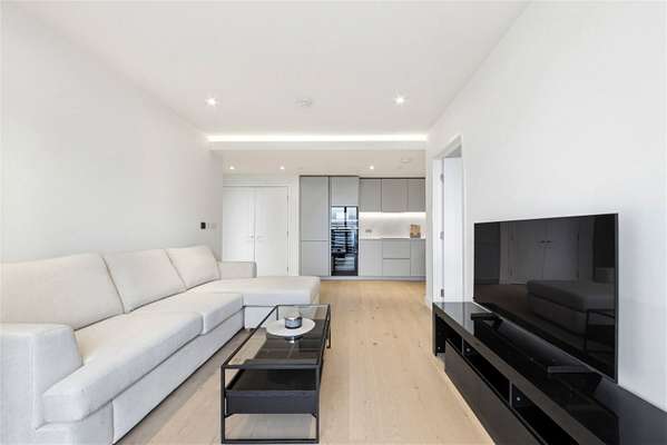 Flat South Quay Square in Greater London