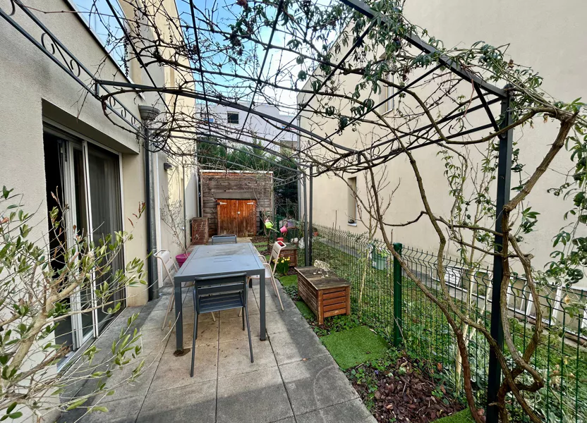 Flat Rue Anatole France in Villeurbanne