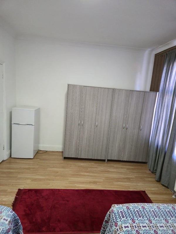 Room Bond Street in Greater London