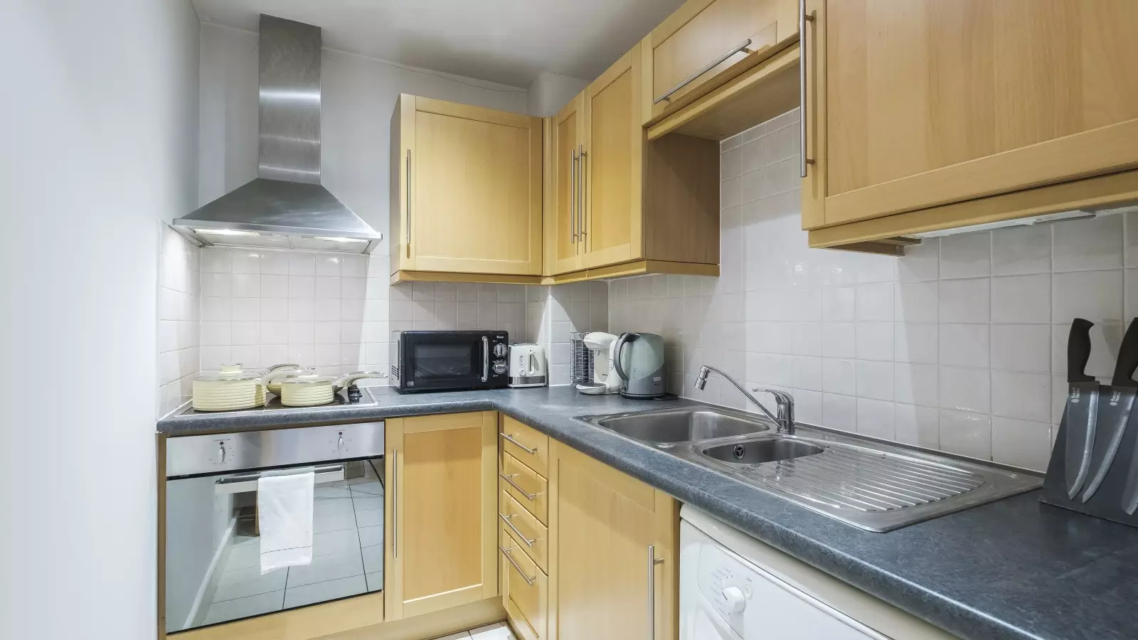 Flat Brixton Hill in Greater London
