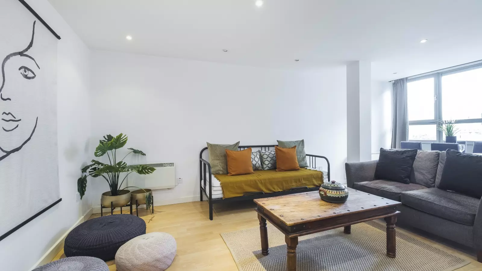 Flat Brixton Hill in Greater London