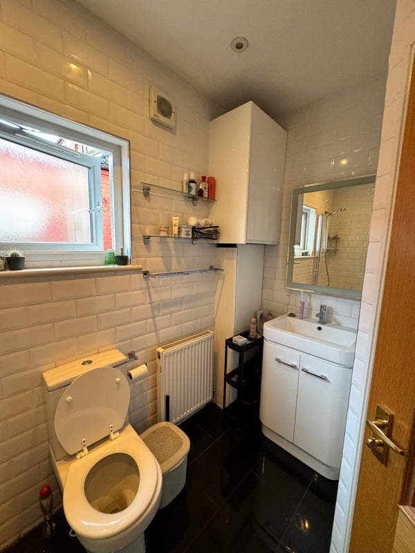 Room Green Lanes in Greater London
