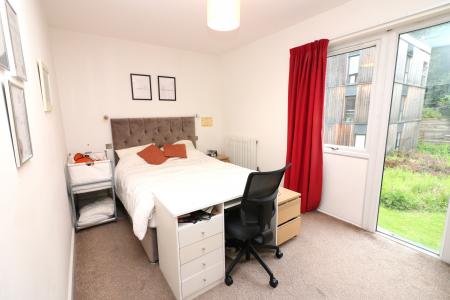Flat Clock House Gardens in Welwyn Hatfield