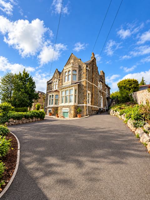 Room Sunnyside Road in Clevedon