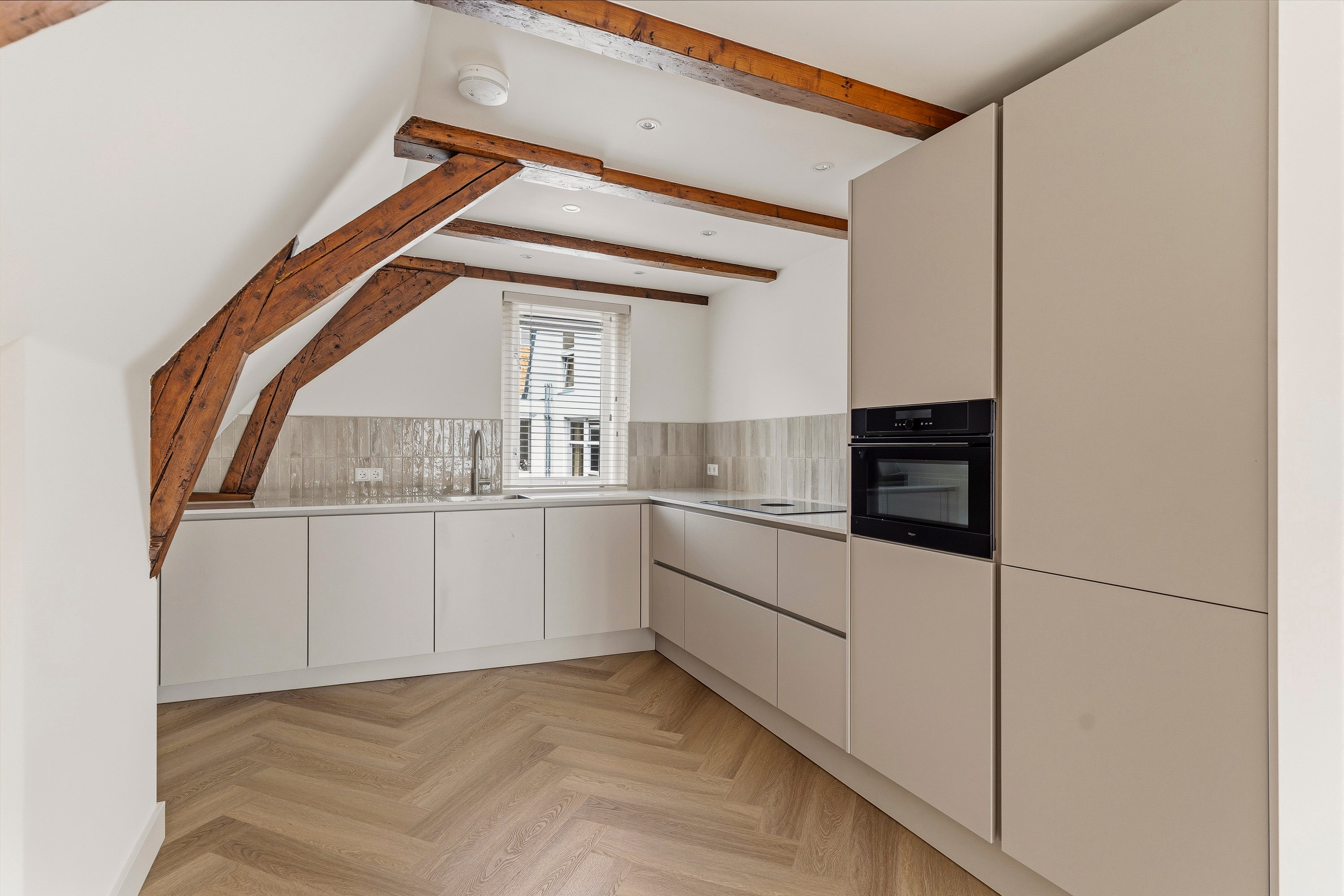 Appartement te huur: Haarlemmerstraat, Amsterdam