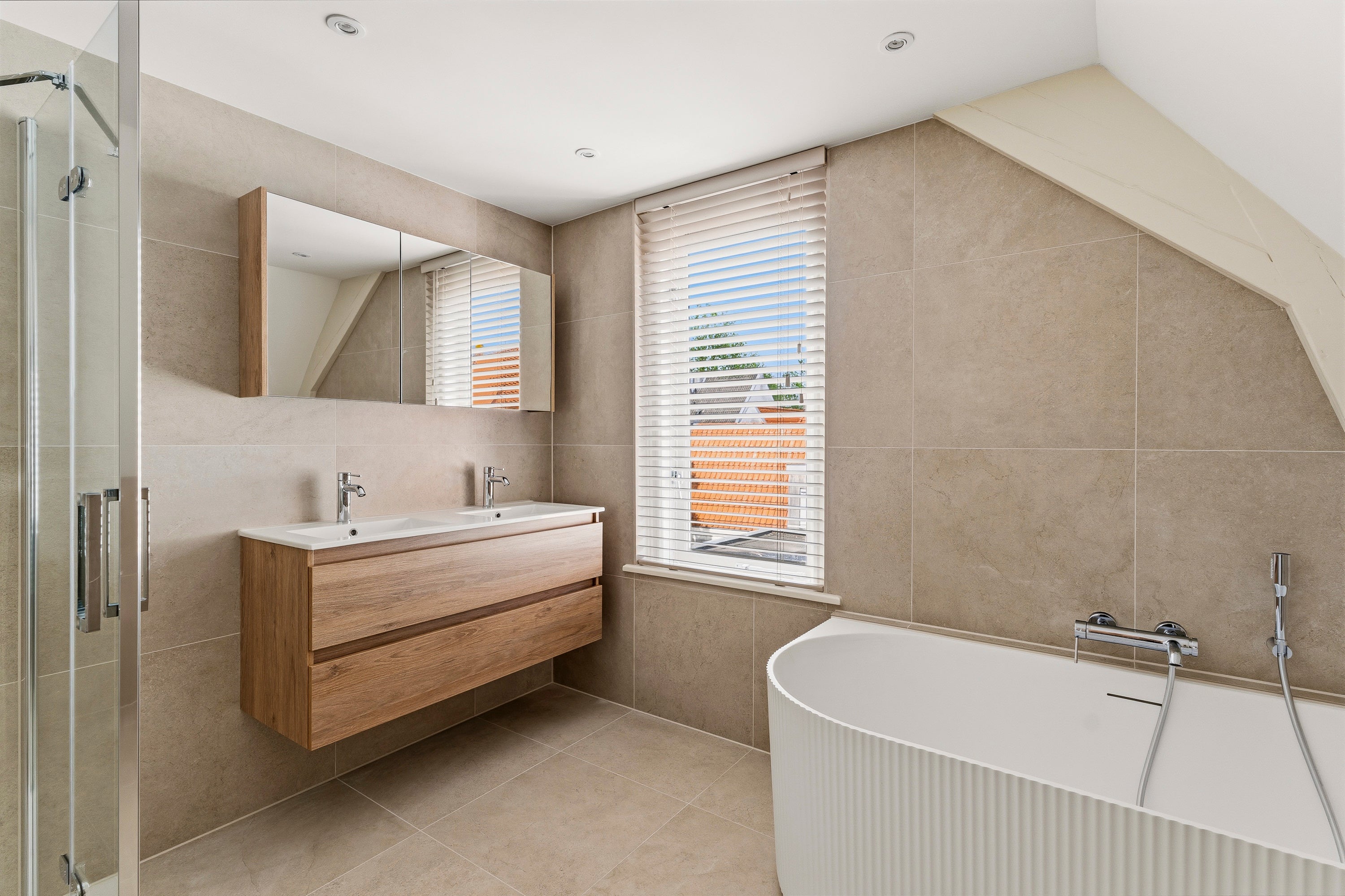 Appartement te huur: Haarlemmerstraat, Amsterdam