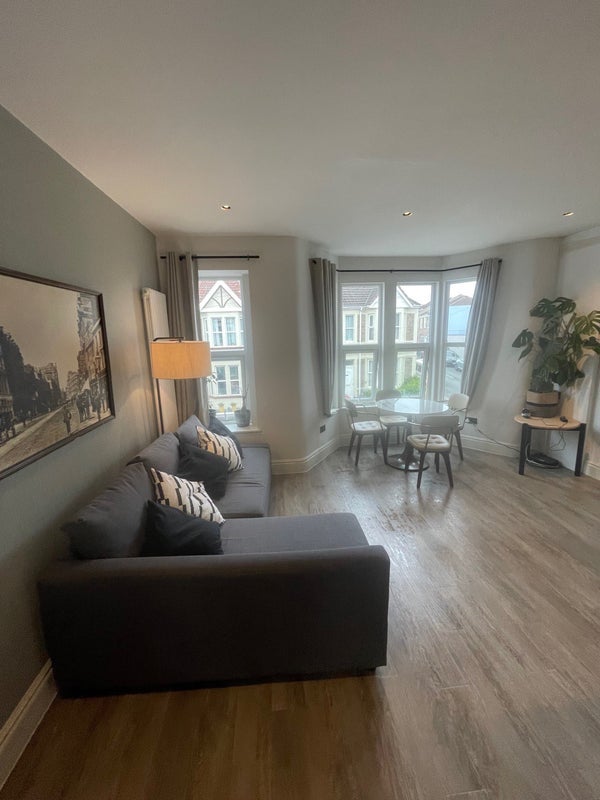 Flat Winchester Road in Bristol