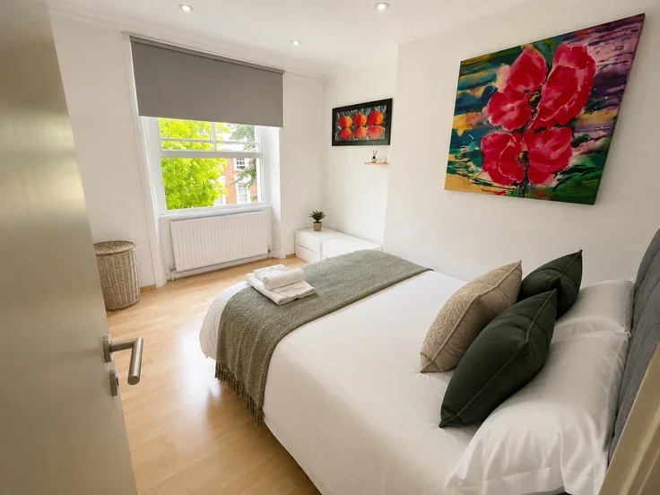 Flat Moorhouse Road in City of Westminster