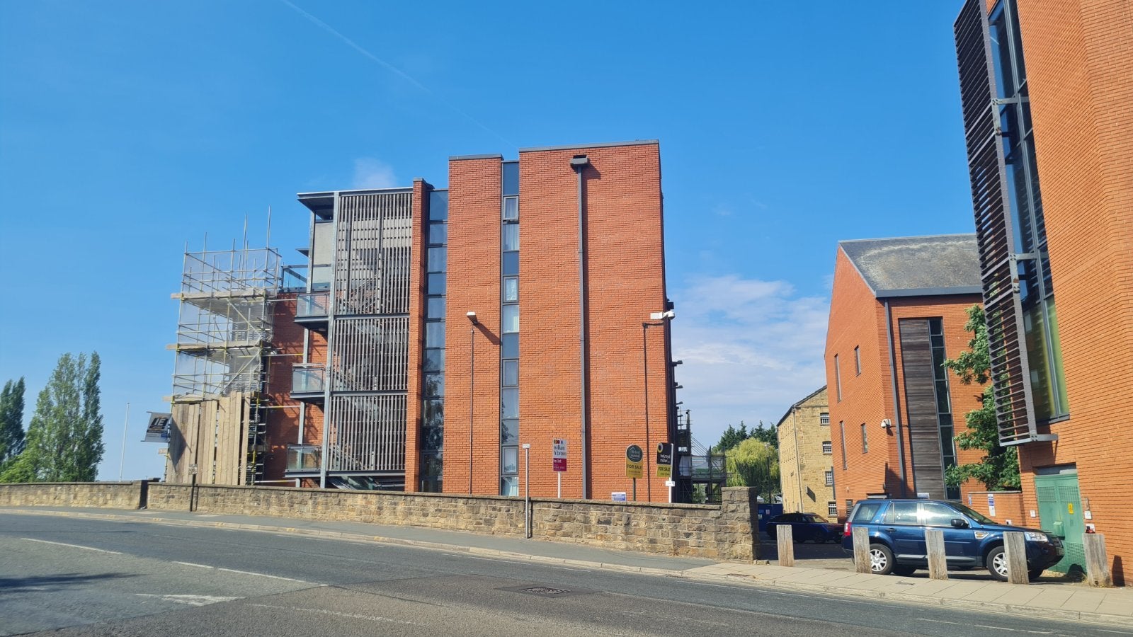 Flat Chancel Road in Wakefield
