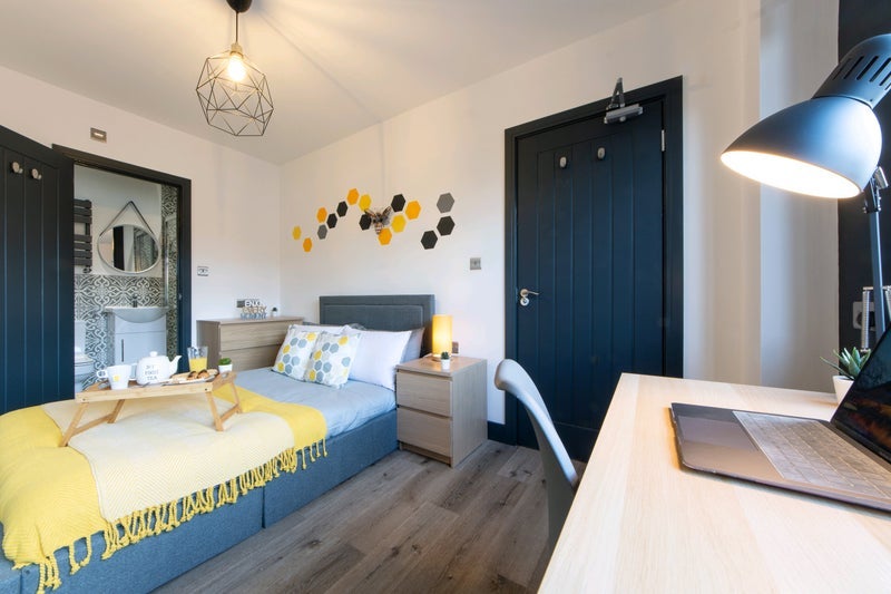 Room Hollinwood Avenue in Failsworth