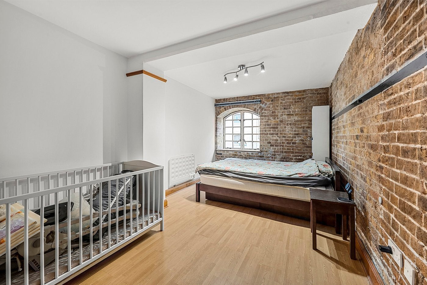 Flat Shad Thames in Greater London