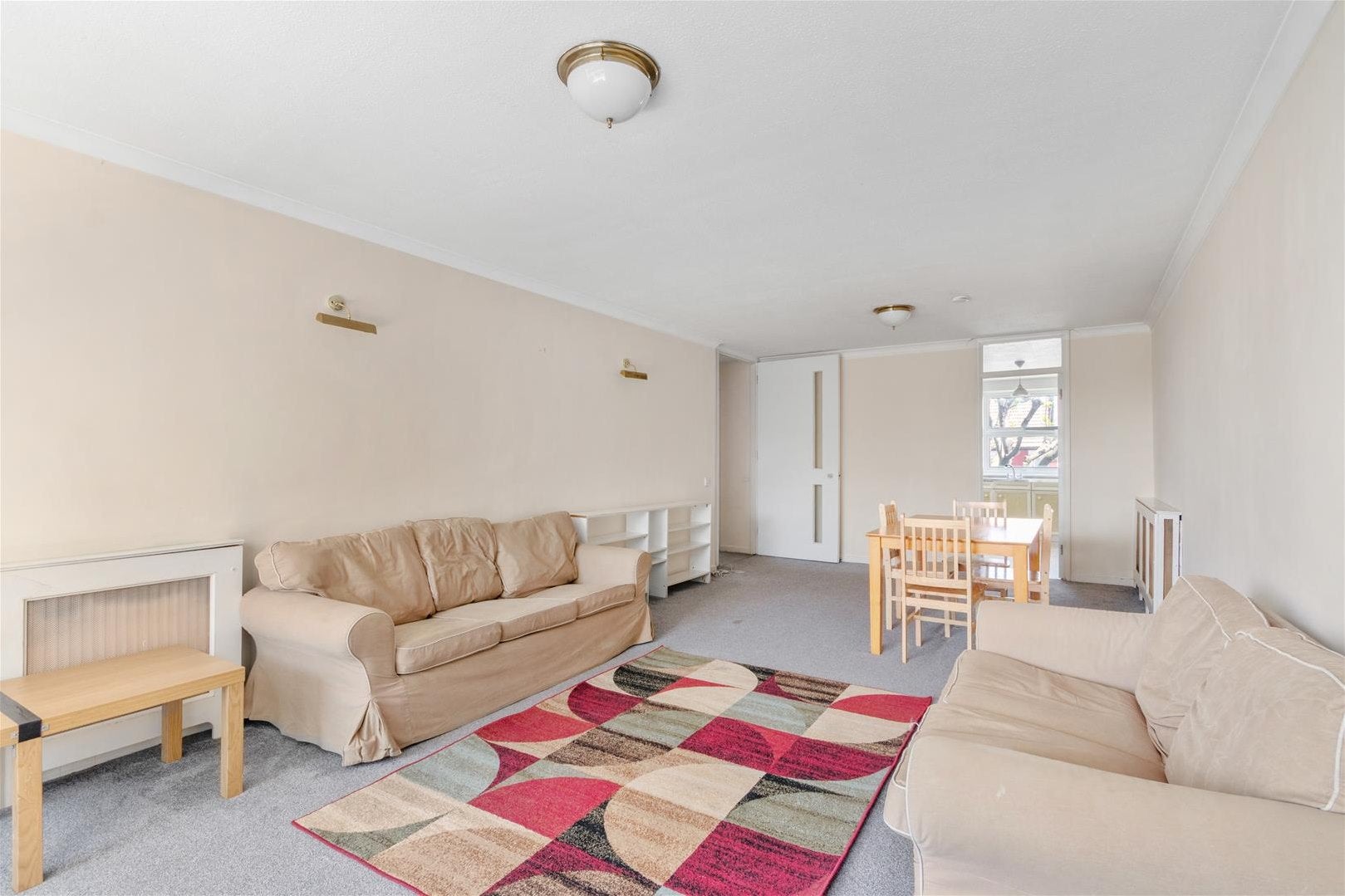 Flat Holyport Road in Greater London