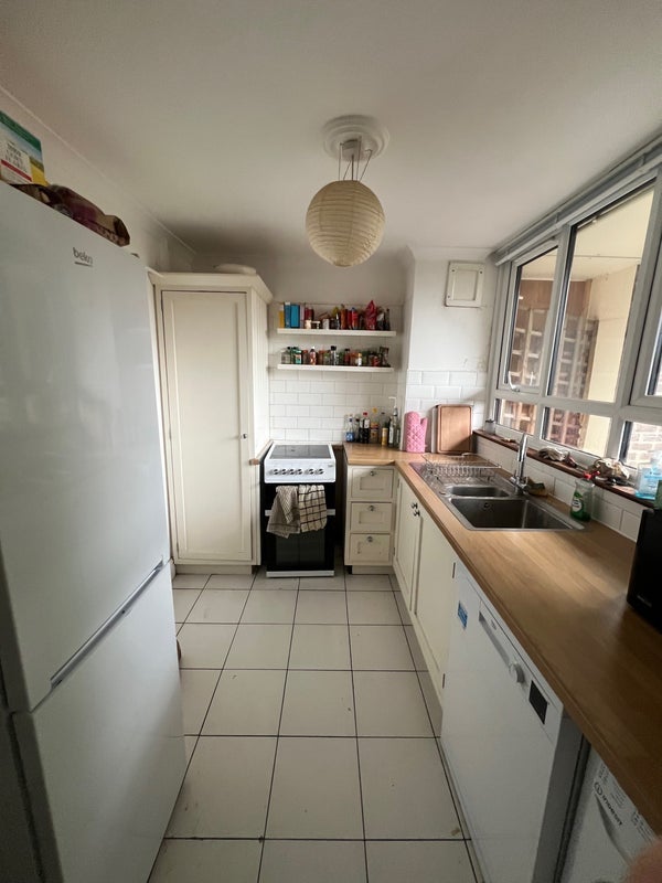 Room Purcell Street in Greater London