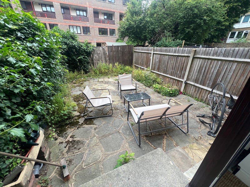 Room Purcell Street in Greater London