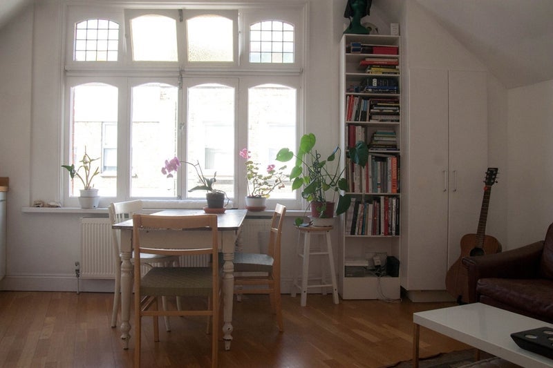 Flat Clarence Road in Greater London