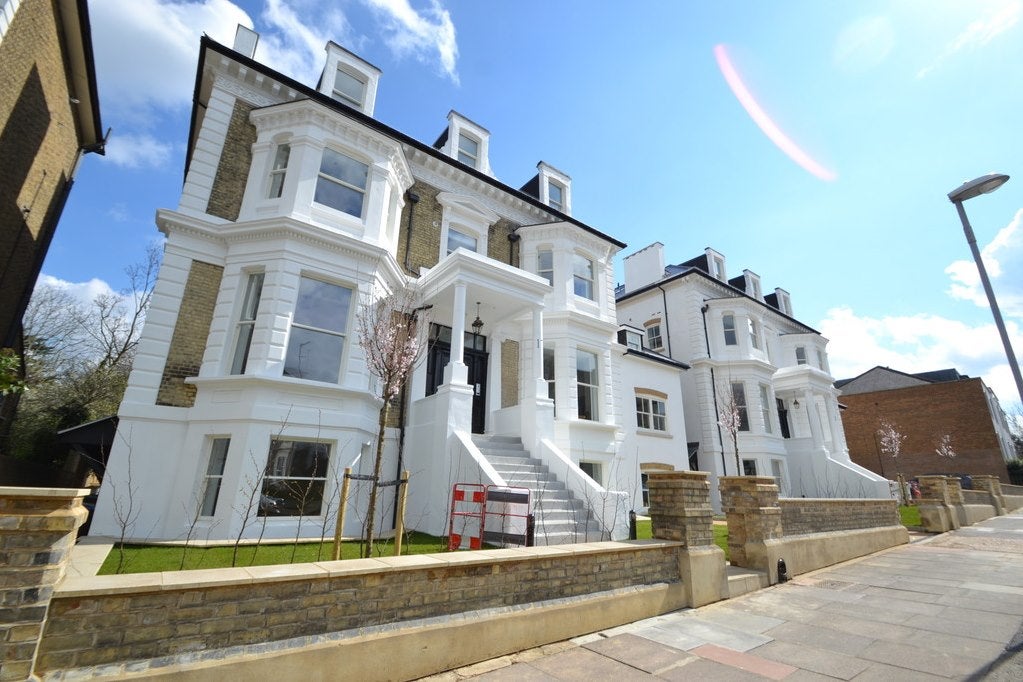 Flat Church Hill Road in Greater London