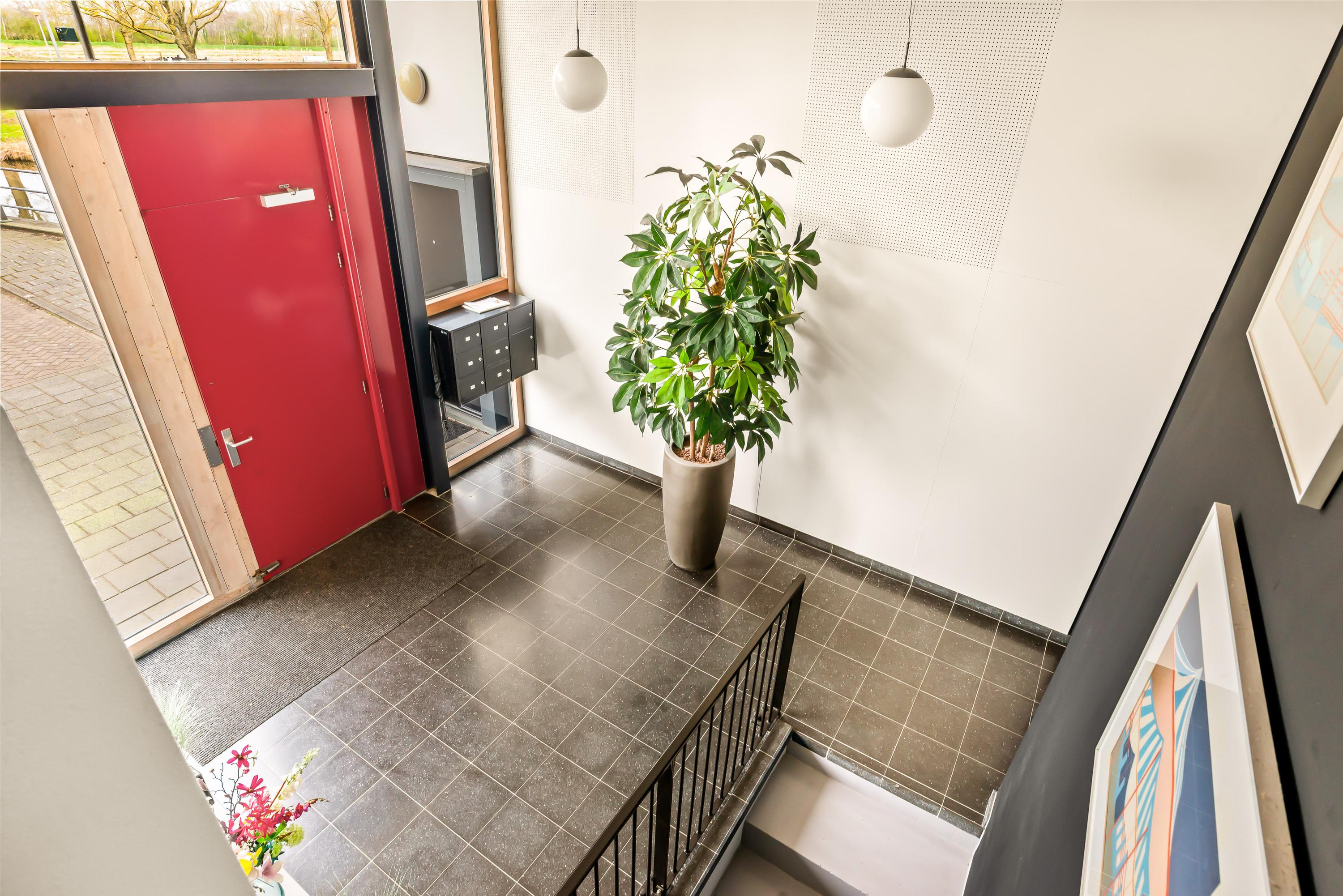 Appartement te koop: L. Springerstraat 242, Velserbroek