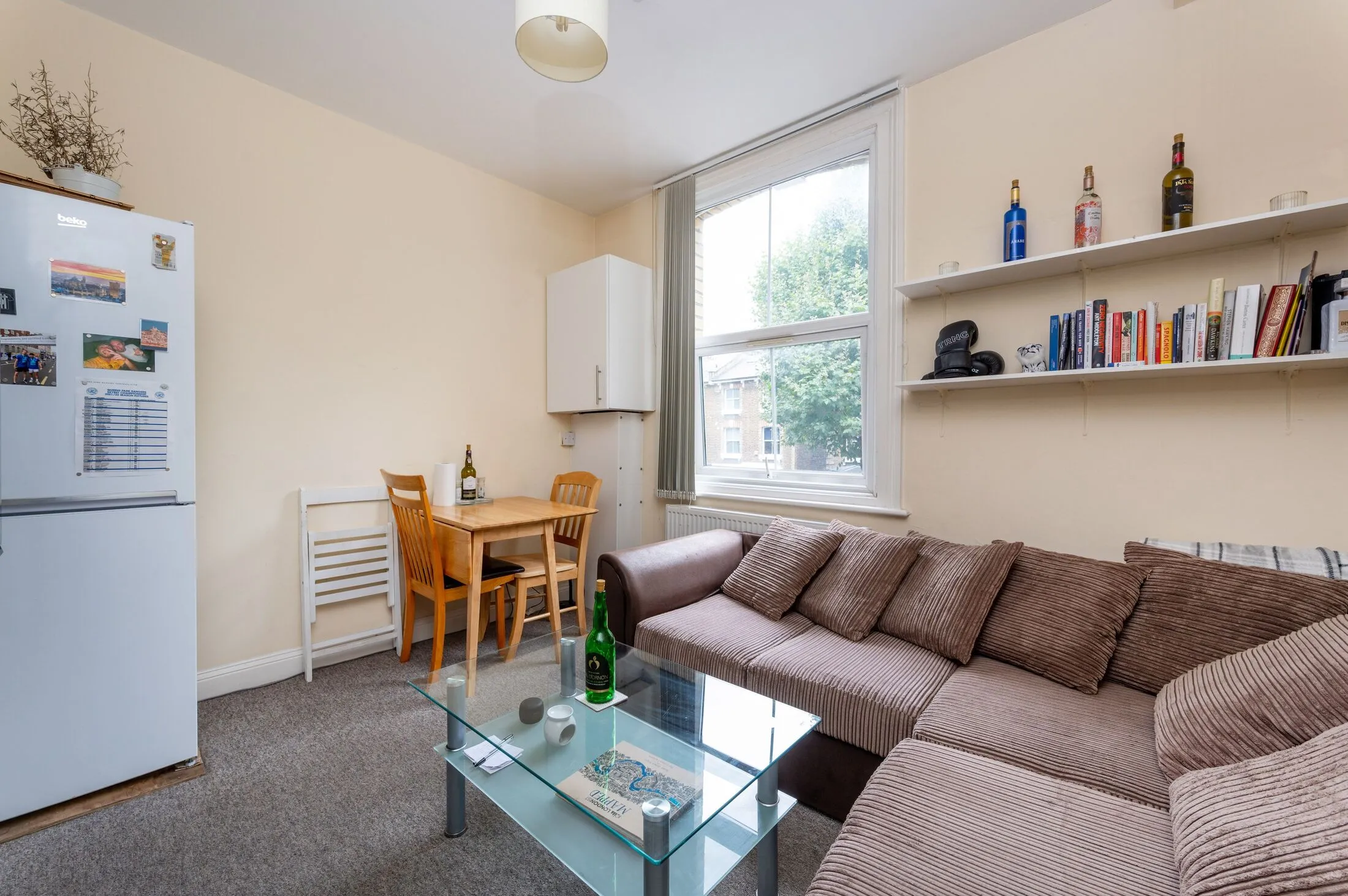Flat Loftus Road in Greater London