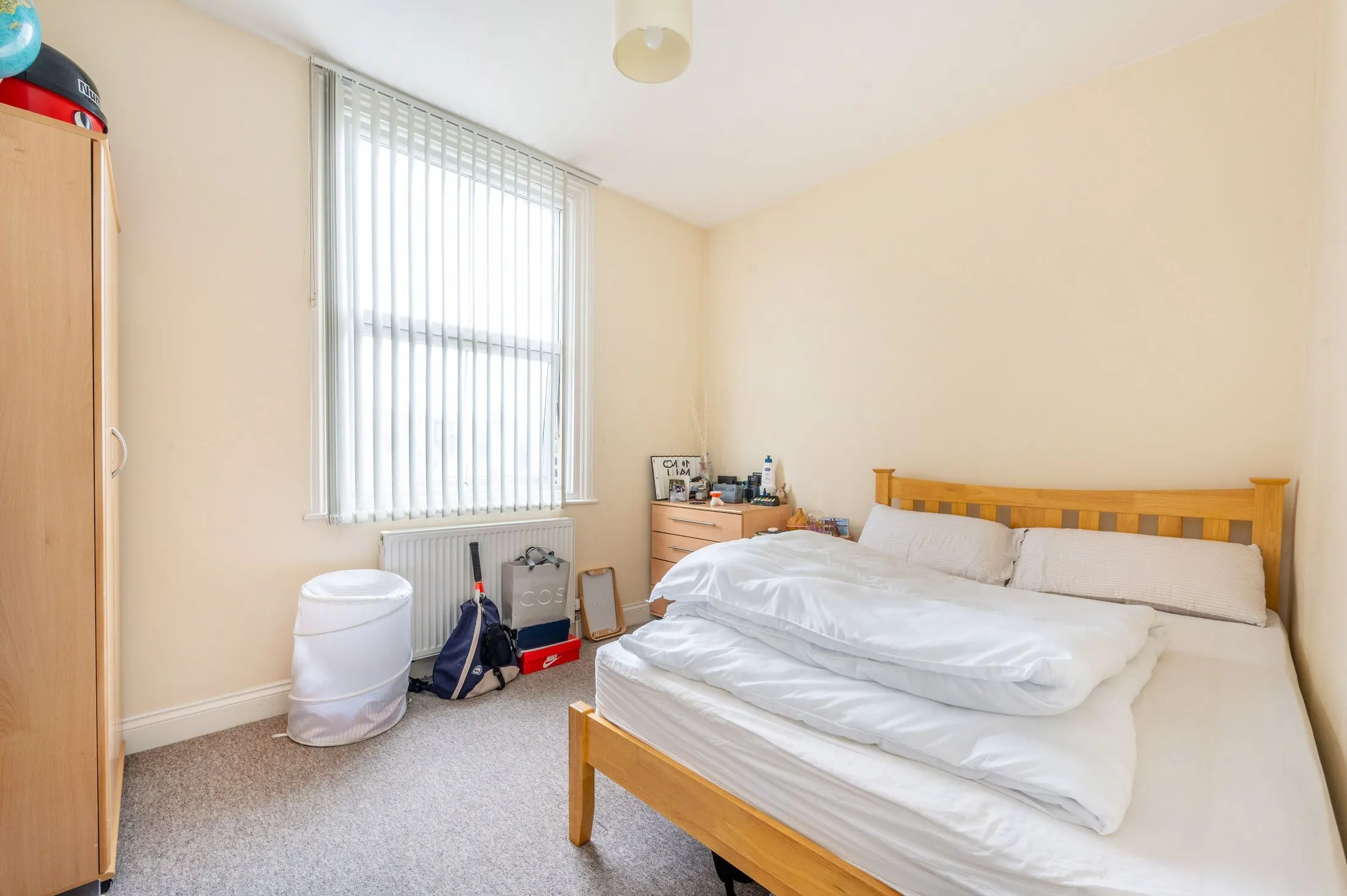 Flat Loftus Road in Greater London