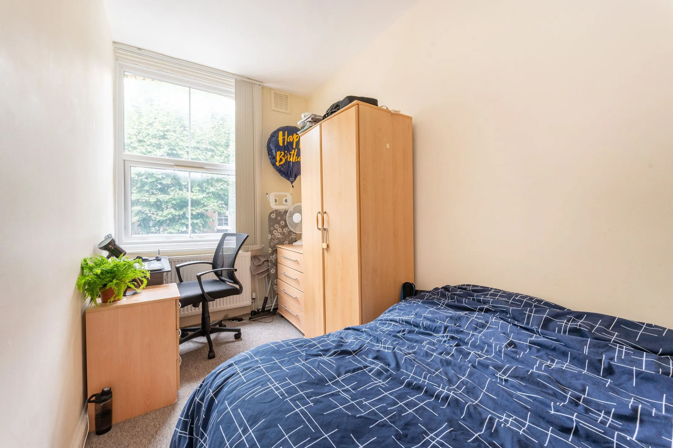 Flat Loftus Road in Greater London