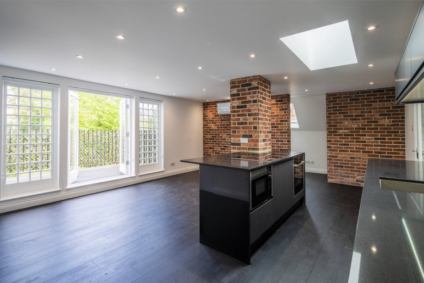 Flat Wedderburn Road in Greater London