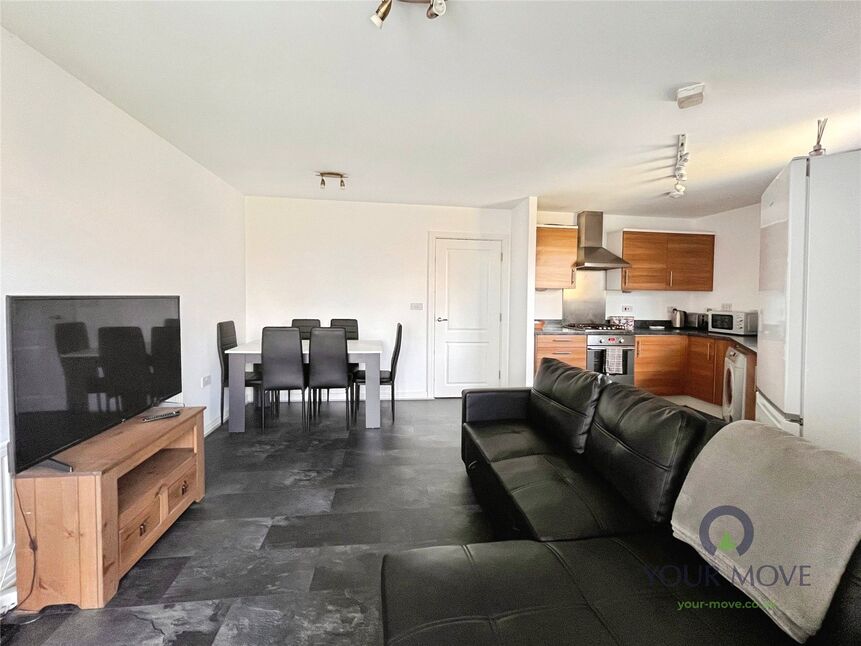 Flat Southmere Drive in Greater London