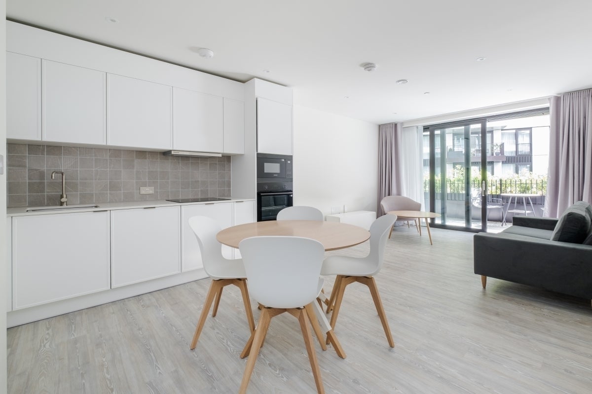 Flat Cherry Park Lane in Greater London