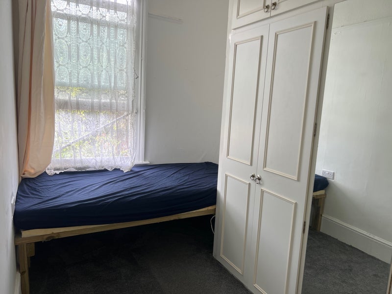 Room Claremont Road in Greater London