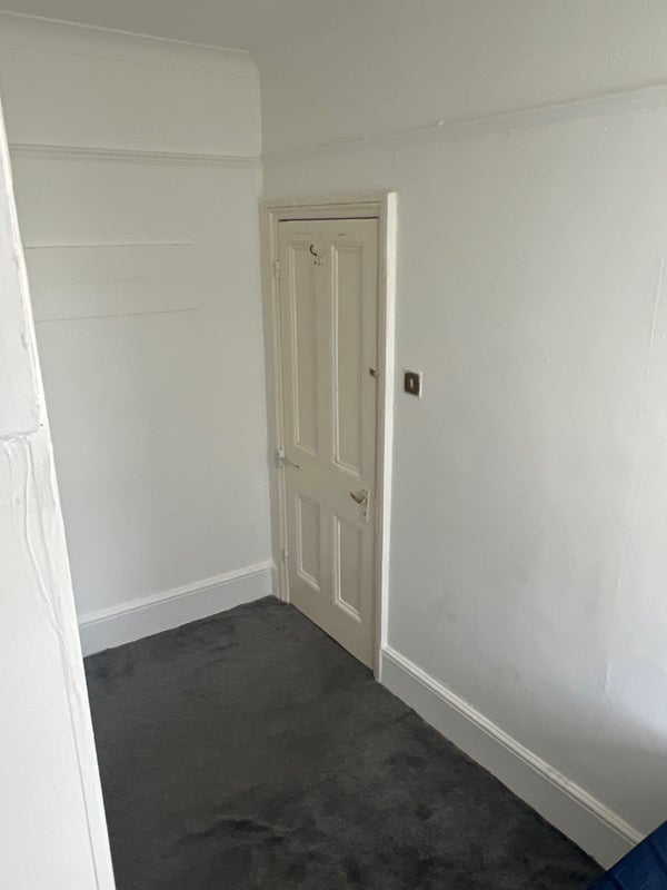 Room Claremont Road in Greater London